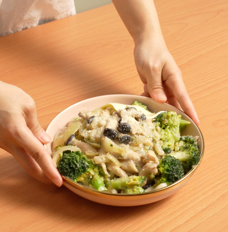 黑蠔菇奶油烏龍麵成品